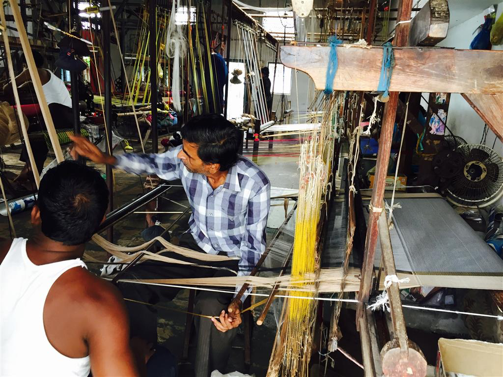 Master Weaver of Maheshwari Silk Sarees | Maheshwari Handloom Works