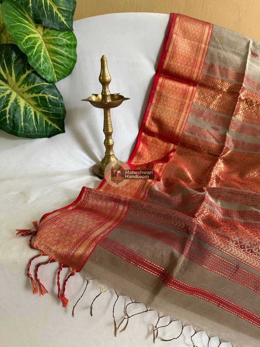 Maheshwari Beige Tissue Rich Pallu Saree 05