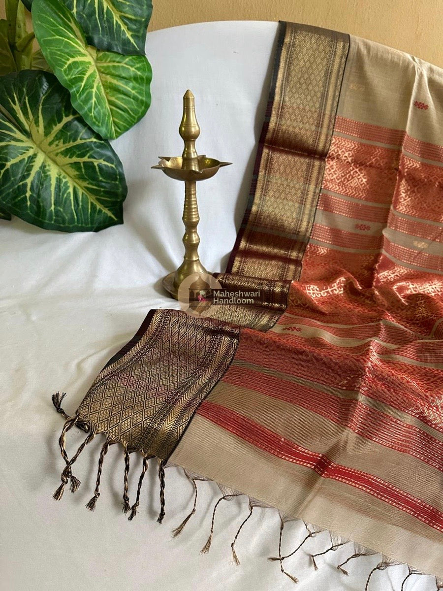 Maheshwari Beige Tissue Rich Pallu Saree 015