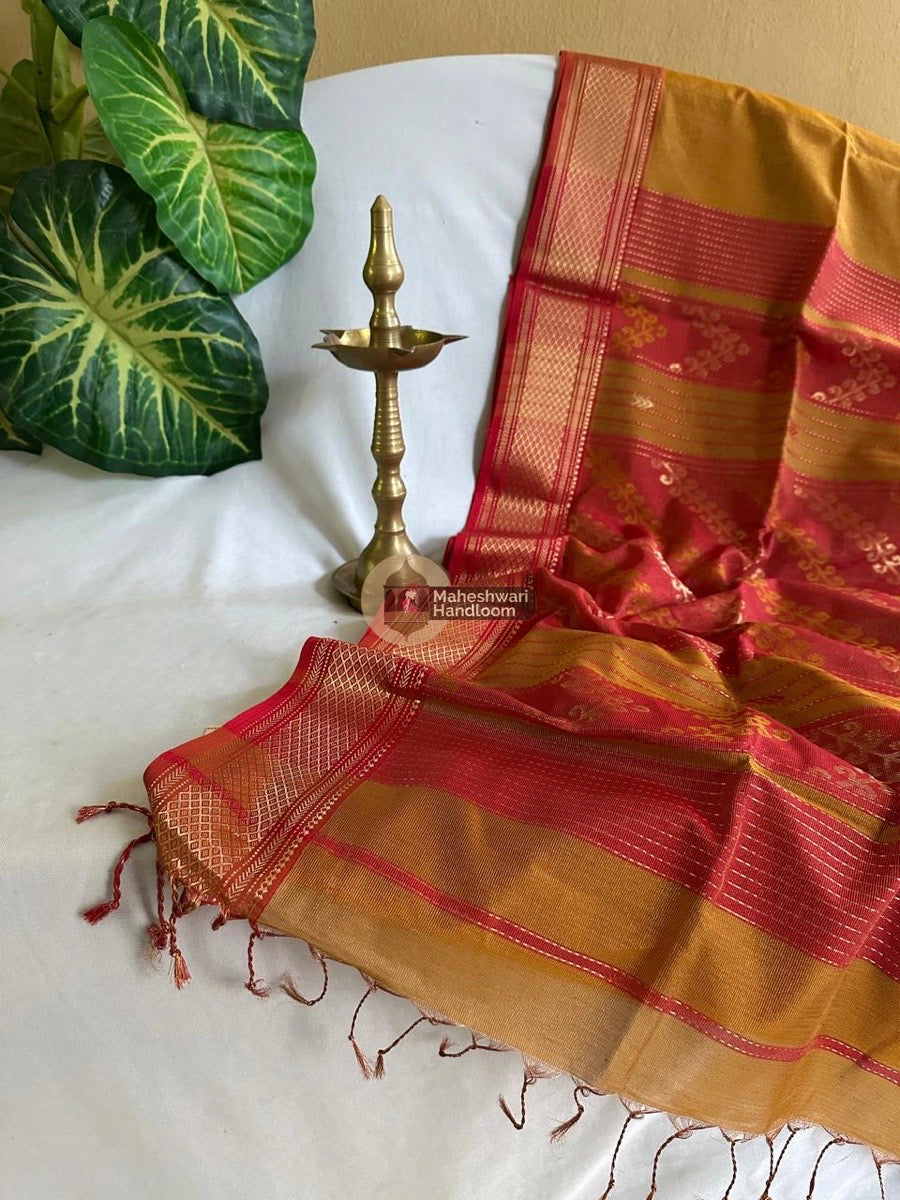 Maheshwari Golden Yellow Tissue Rich Pallu Saree 024