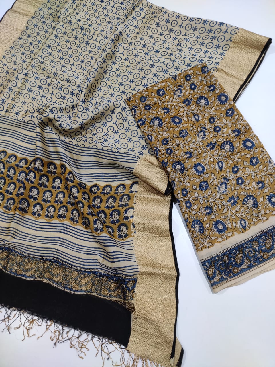 Off white Maheshwari Batik Print Suit