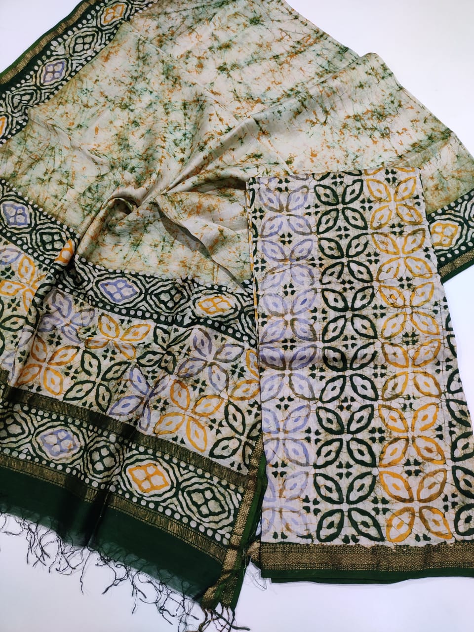 Bottle Green Maheshwari Batik Print Suit