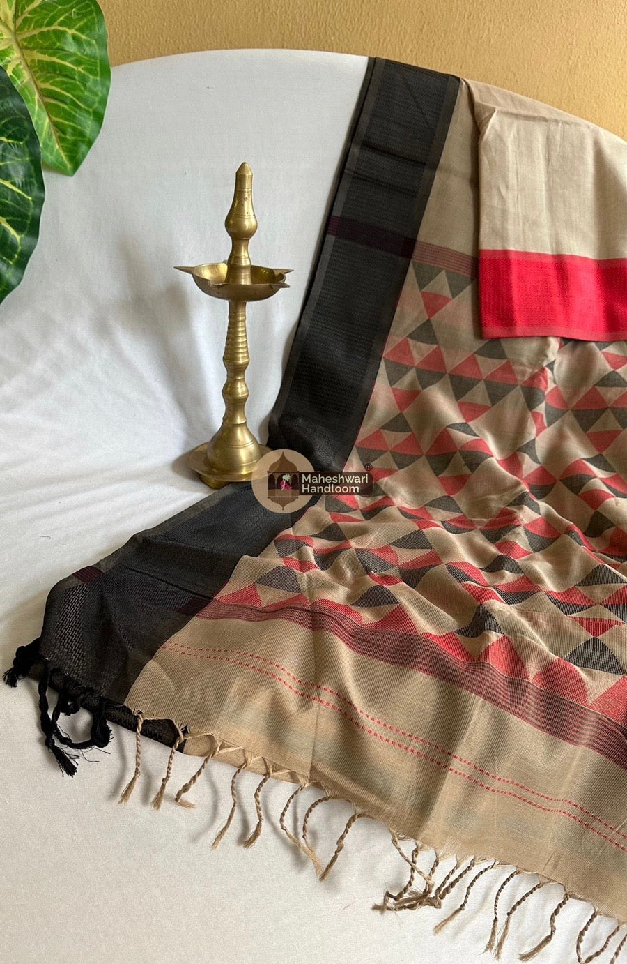 Maheshwari Beige Damru Pallu Saree 