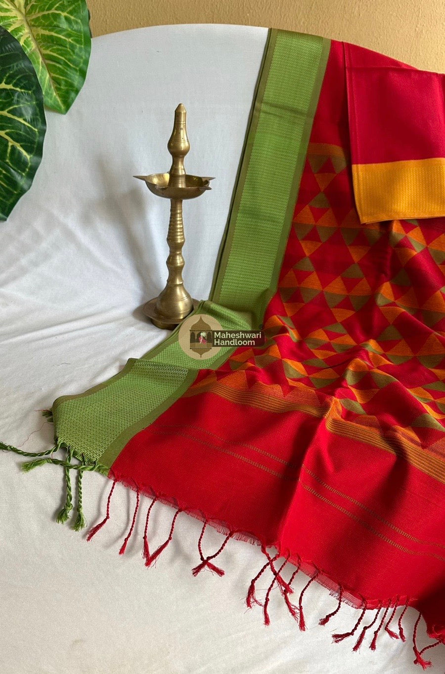 Maheshwari Red Damru Pallu Saree