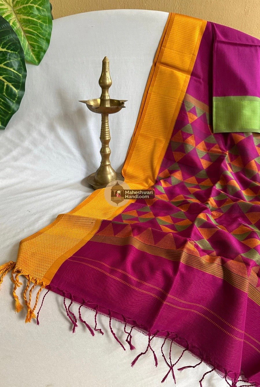 Maheshwari Magenta Pink Damru Pallu Saree