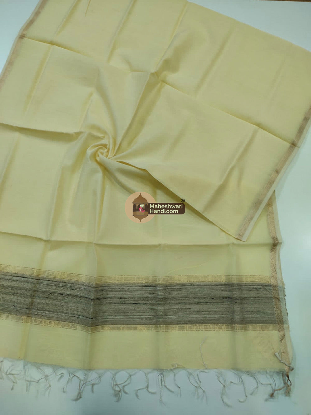 Maheshwari Pale Yellow Silk Dupatta