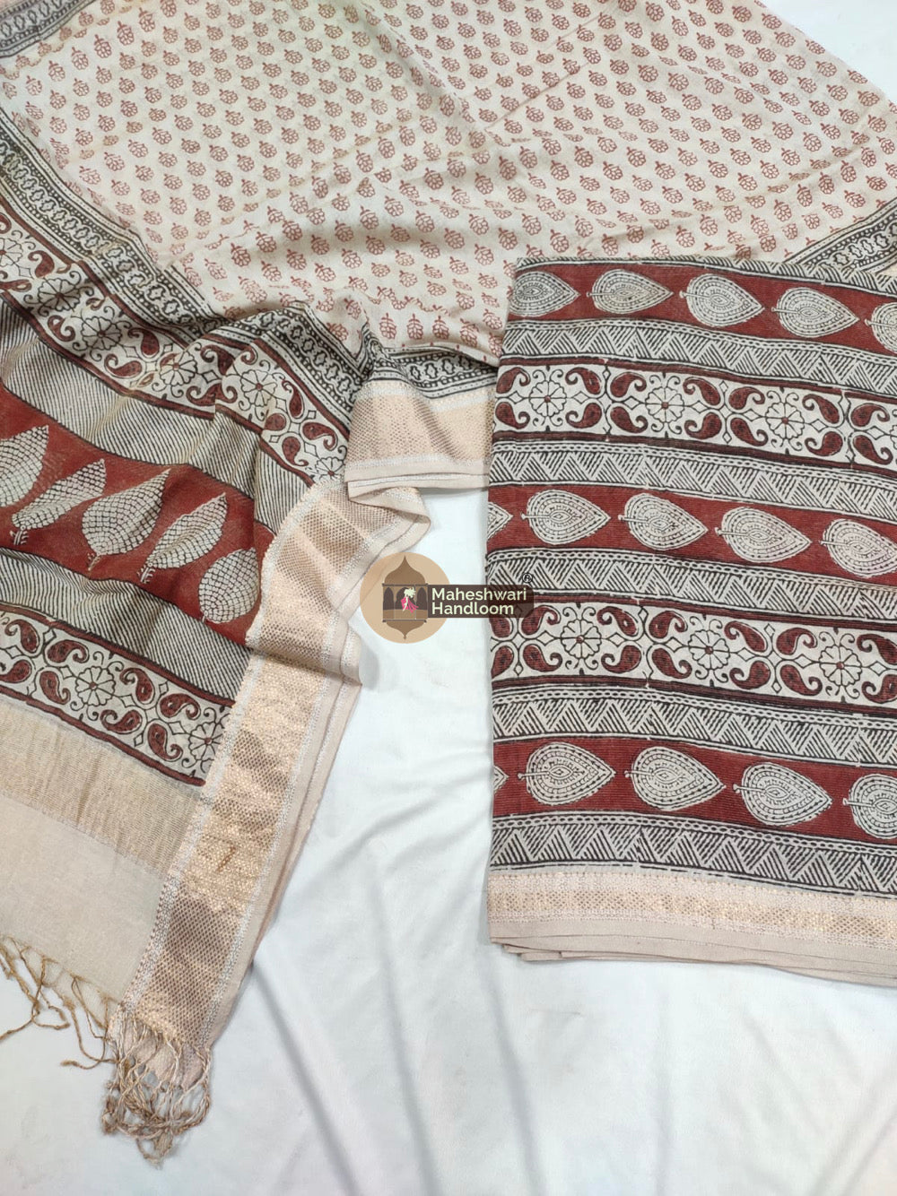 Red Off White Maheshwari Bagh Print Suit set - 52