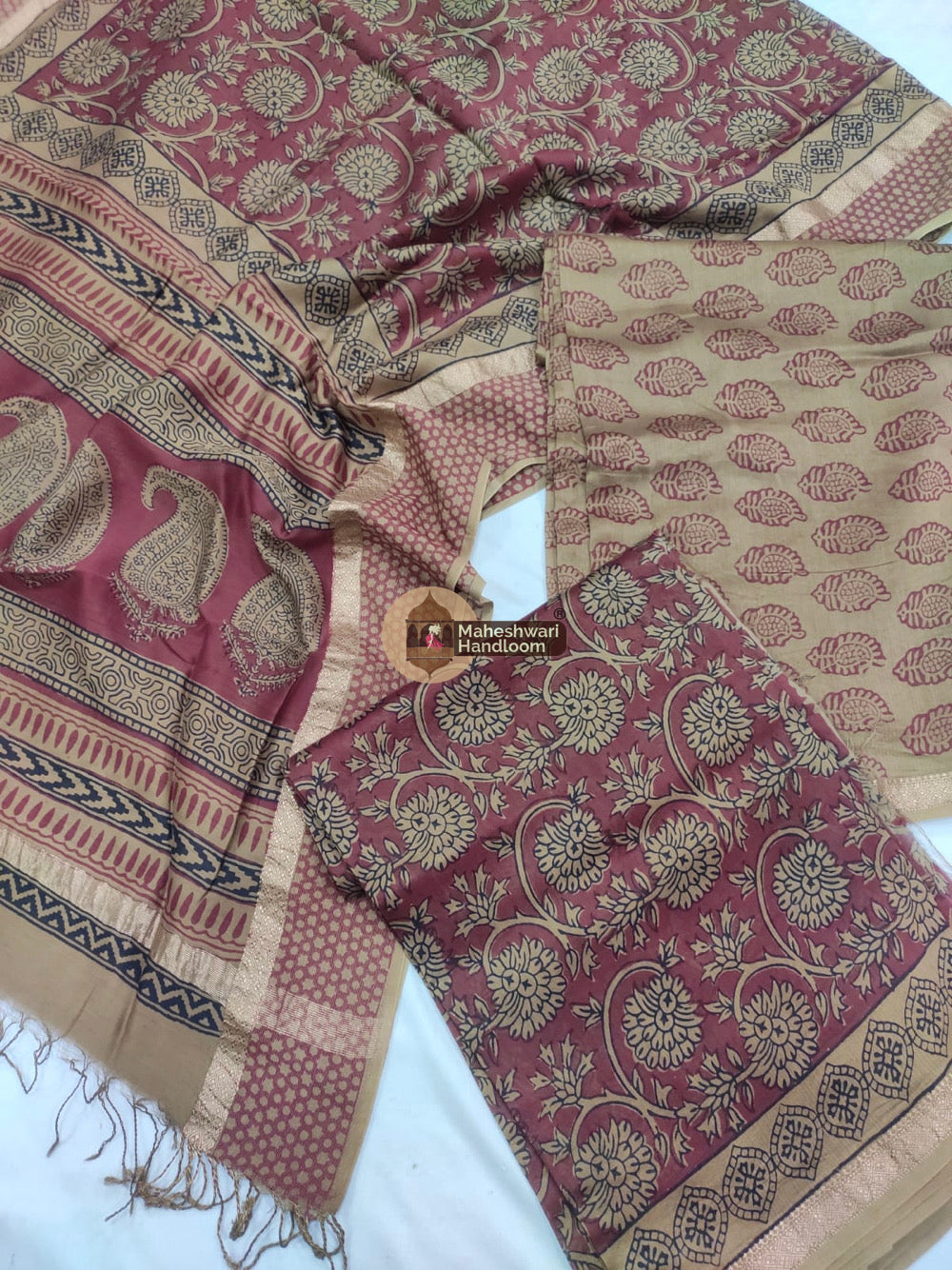 Red Cream Maheshwari Bagh Print Suit set - 18