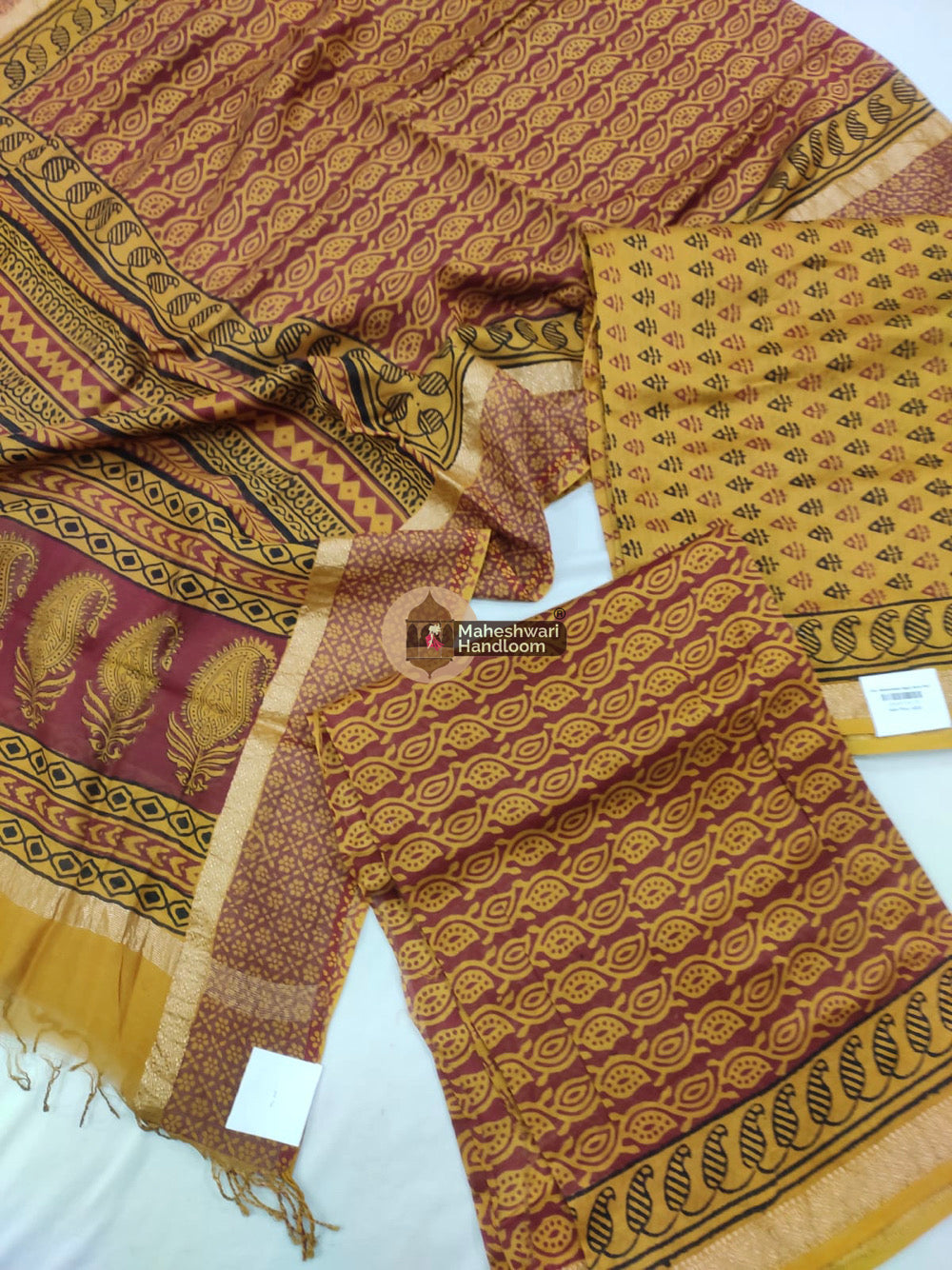 Mustard Yellow Maheshwari Bagh Print Suit set - 16