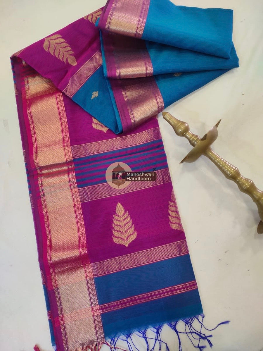 Maheshwari Blue Butta Pallu Zari Border Saree 02