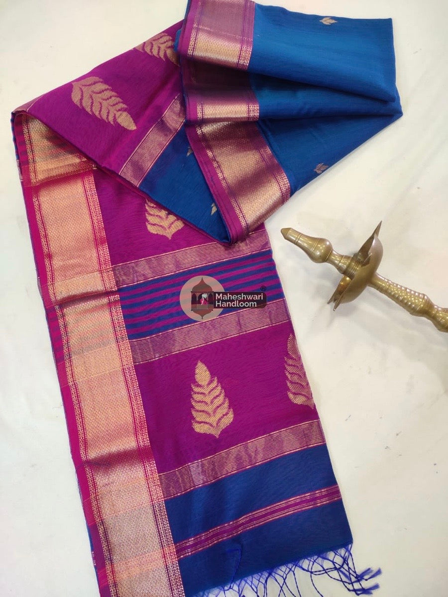 Maheshwari Blue Butta Pallu Zari Border Saree 04