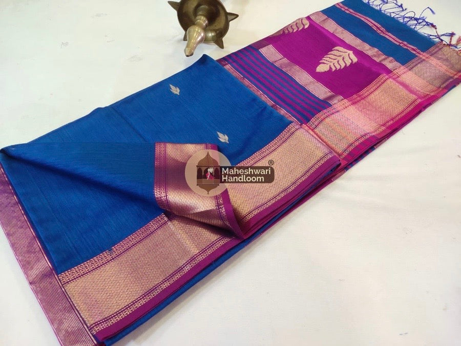 Maheshwari Blue Butta Pallu Zari Border Saree 04