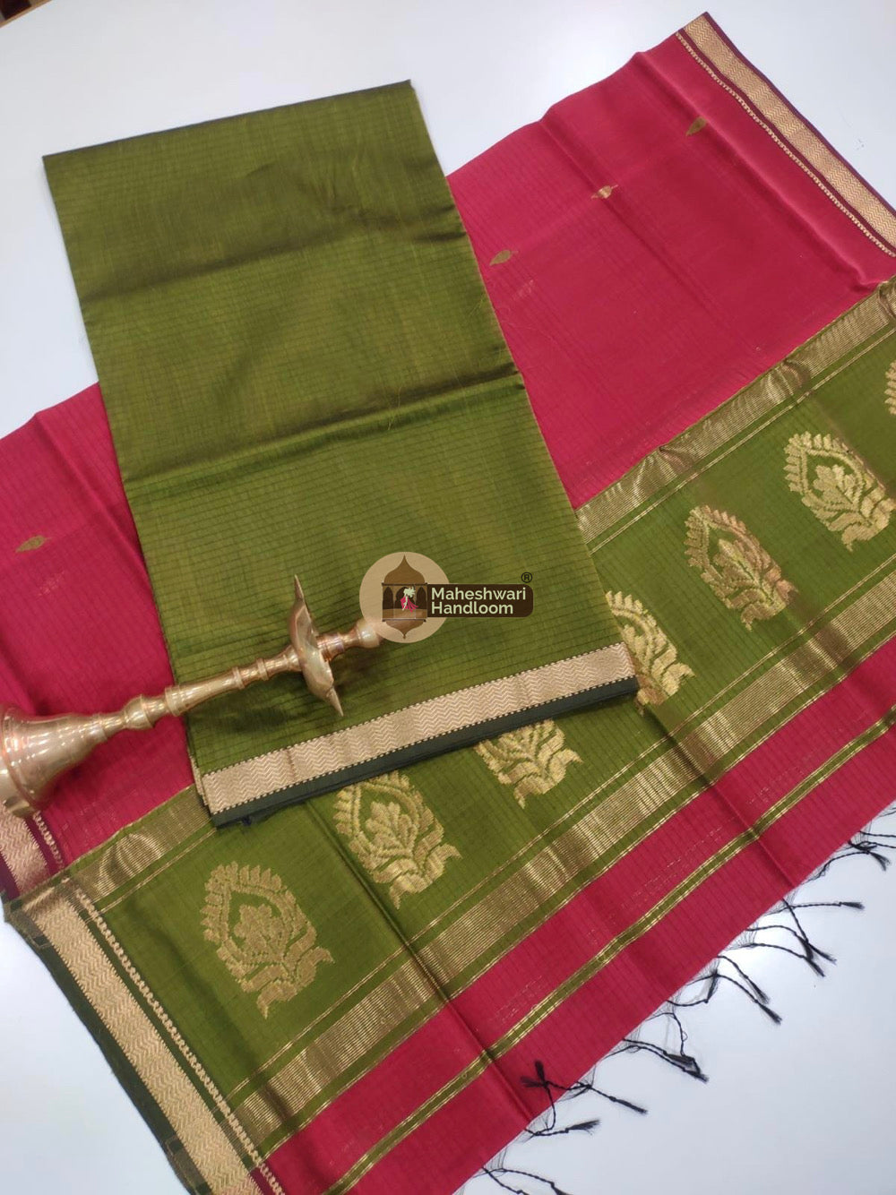 Mehendi Green Maheshwari Butta Top Dupatta