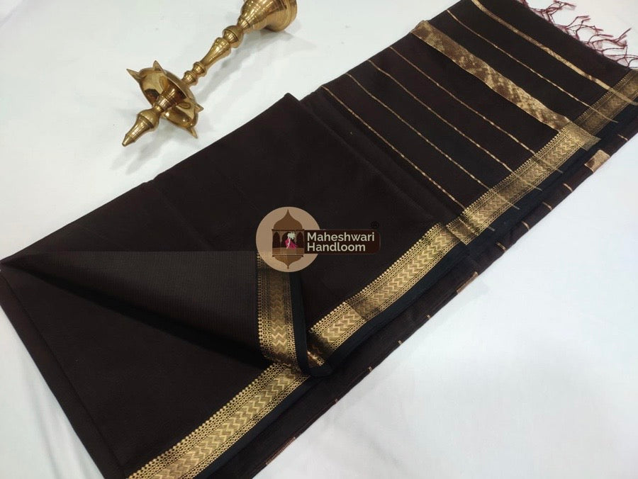 Maheshwari Black Handwoven Rashta Border Saree 02