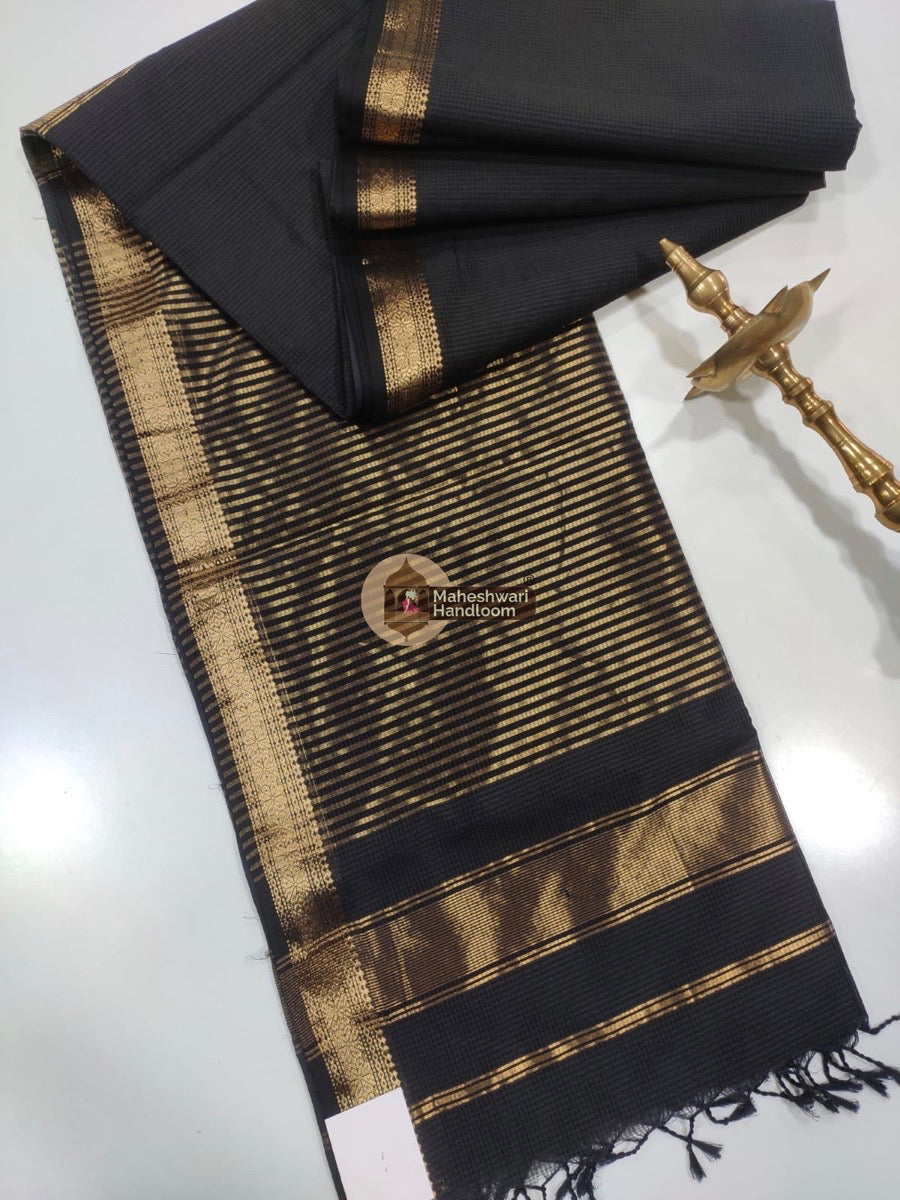 Maheshwari Black Garbha Reshmi 75% Mulbury Silk Saree 