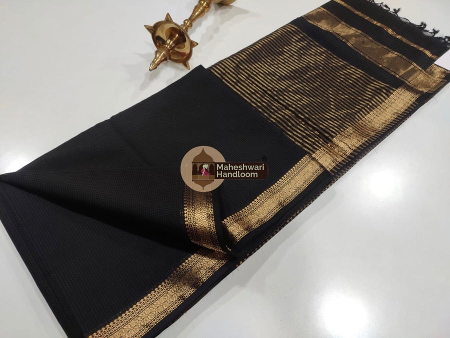Maheshwari Black Garbha Reshmi 75% Mulbury Silk Saree 