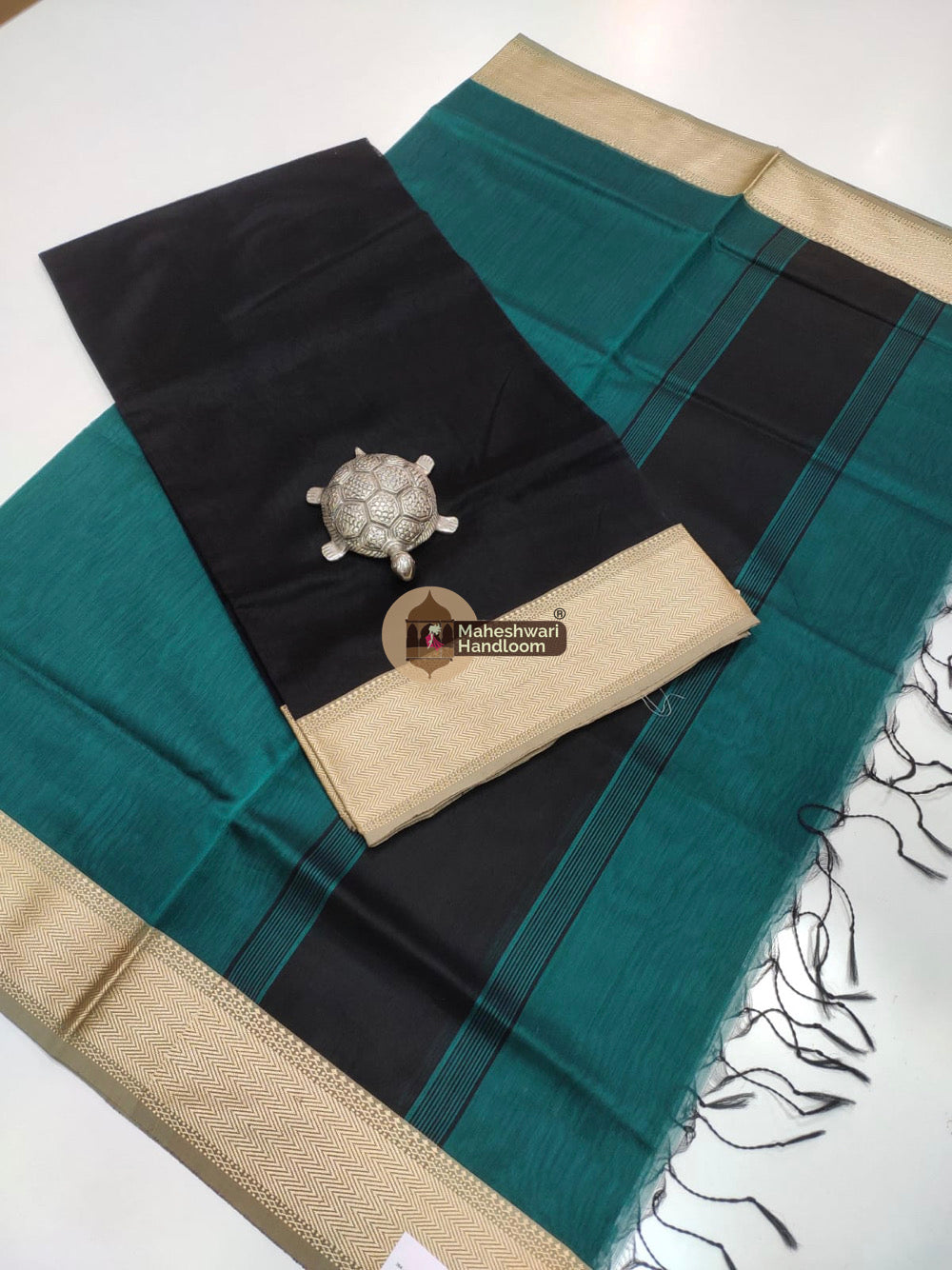 Maheshwari Teal Multicolor Border Top Dupatta Set - 01