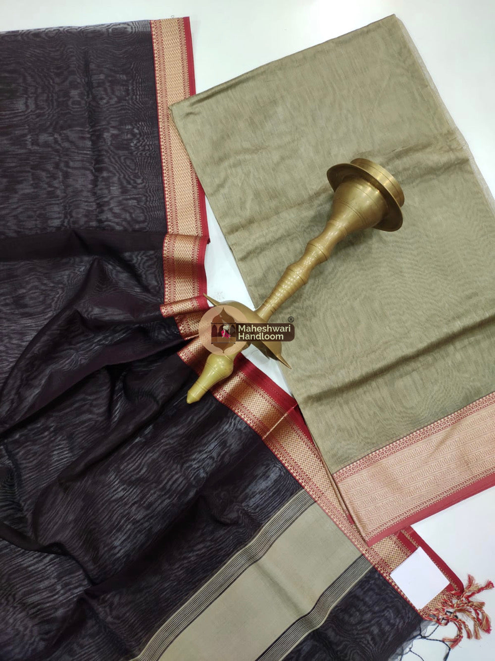 Maheshwari Beige Multicolor Border Top Dupatta Set