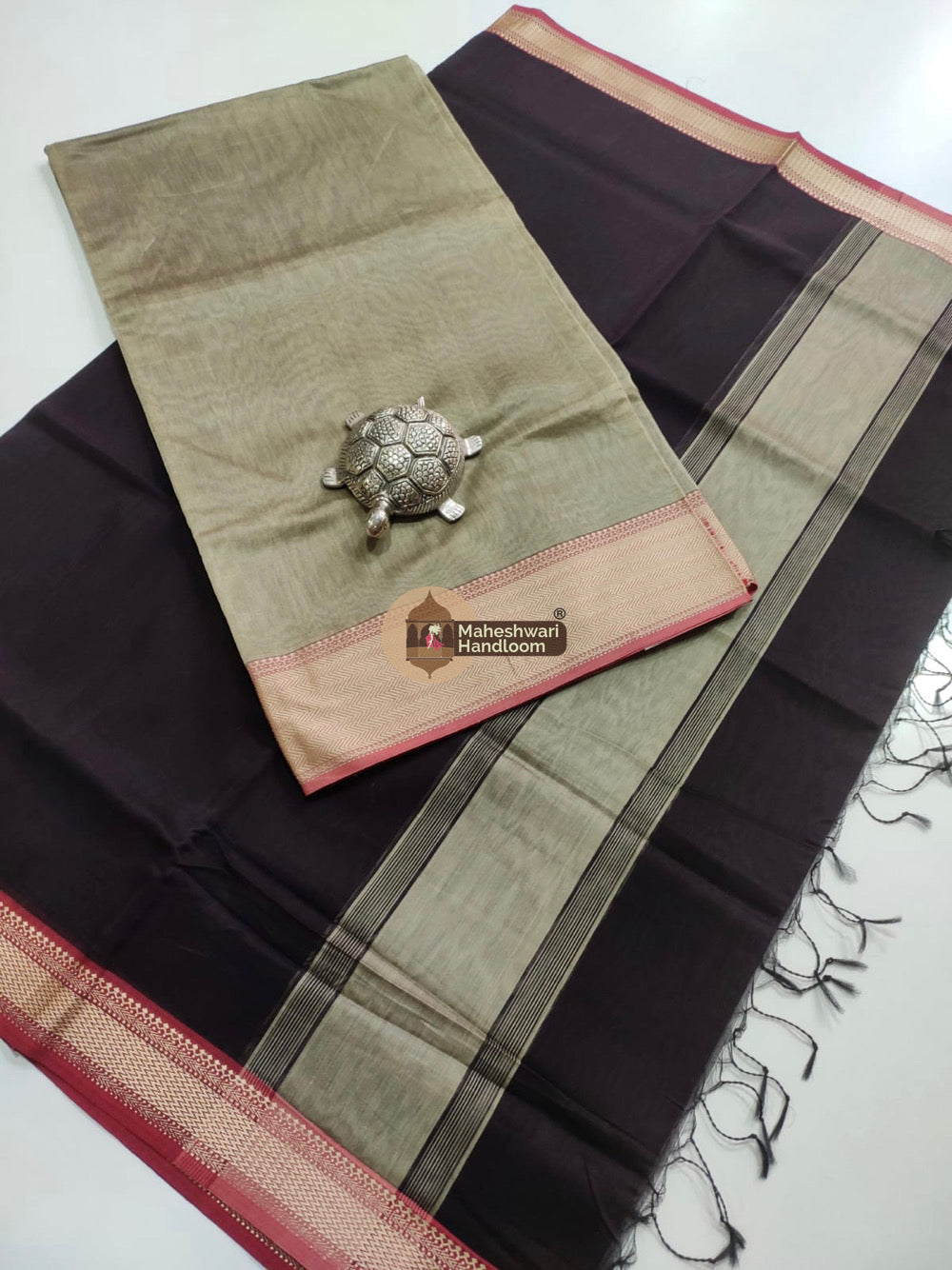 Maheshwari Beige Multicolor Border Top Dupatta Set