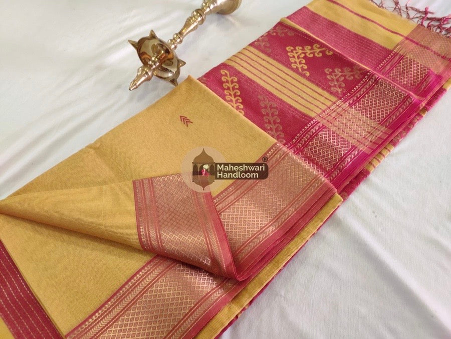 Exclusive Yellow Tissue Rich Pallu Maheshwari Saree 08