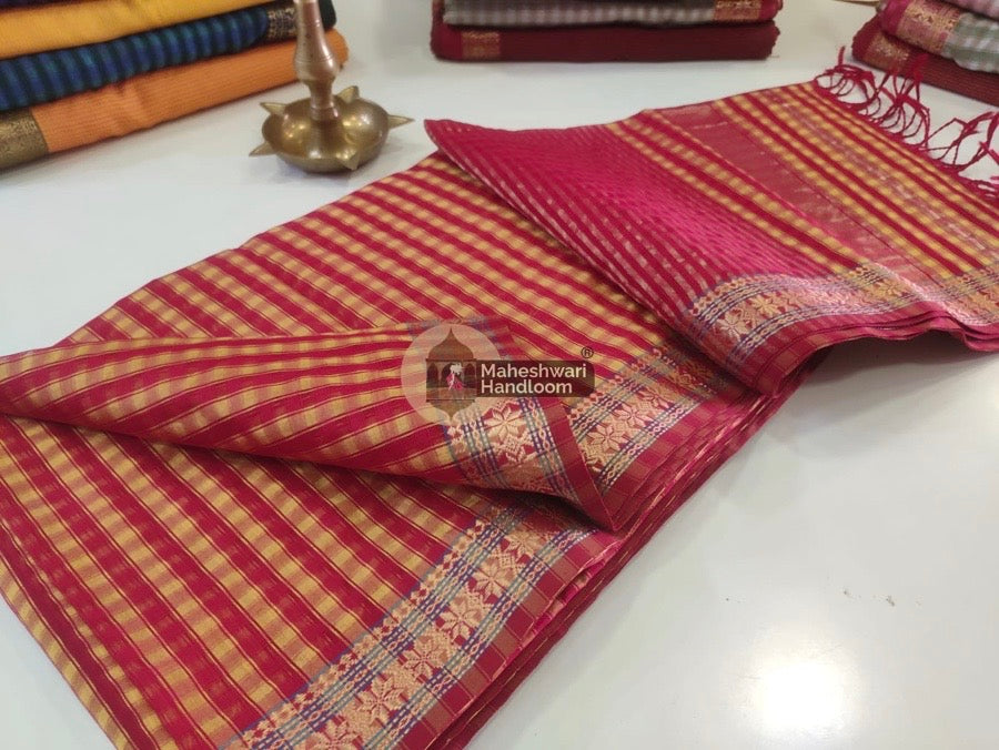 Maheshwari Red Garbha Reshmi 75% Mulbury Silk Saree 05