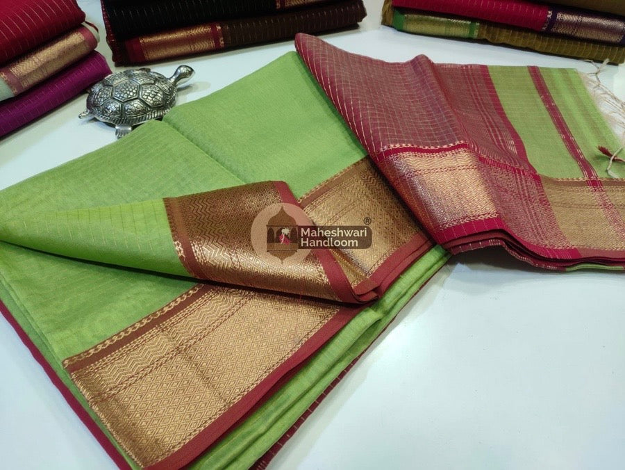 Maheshwari Pista Green Self Zari Lining Body Saree 04