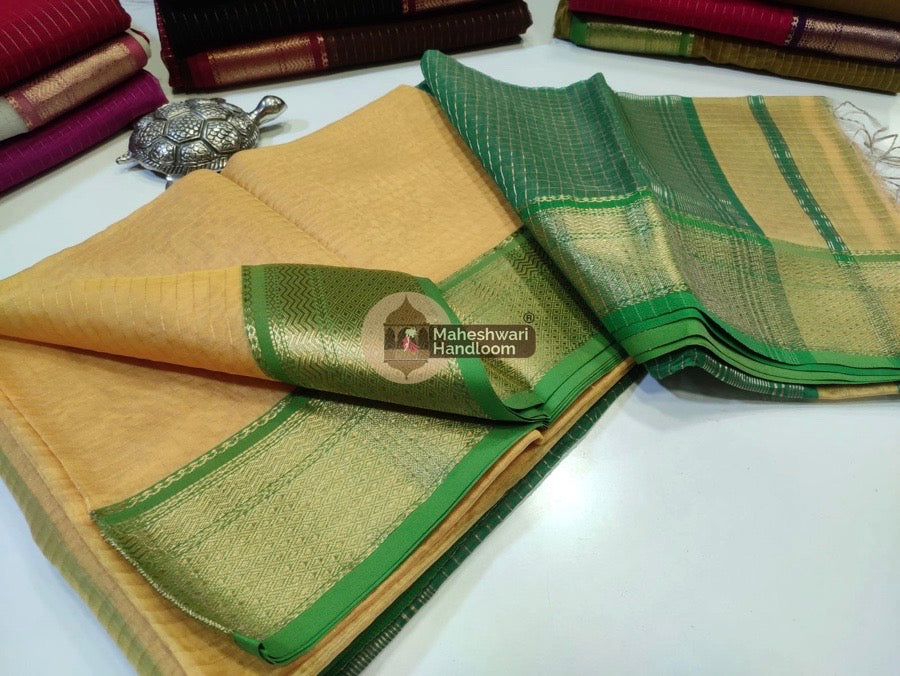 Maheshwari Light Yellow Self Zari Lining Body Saree 08