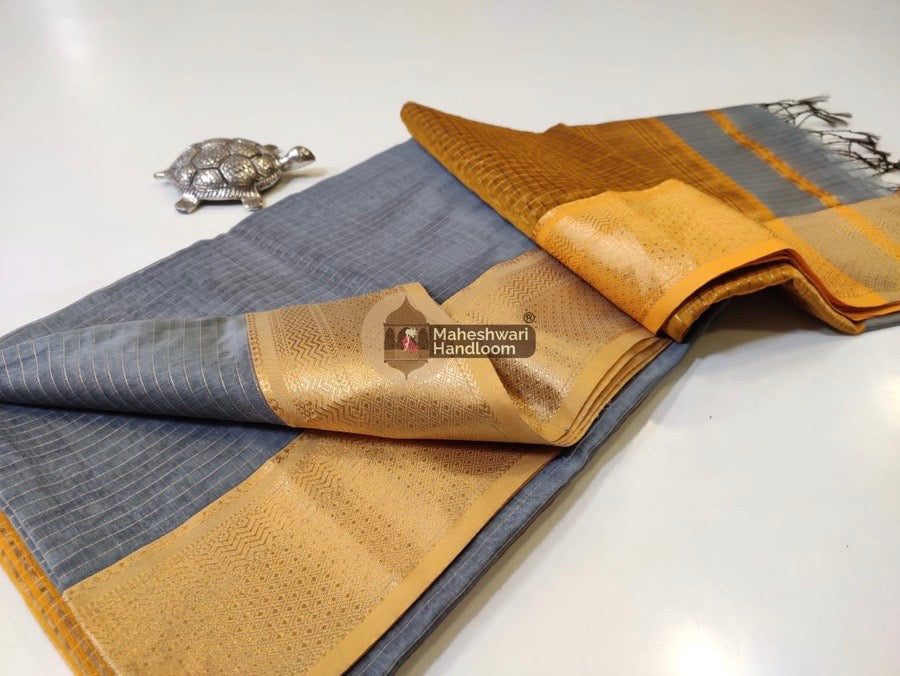 Maheshwari Grey Self Zari Lining Body Saree 06