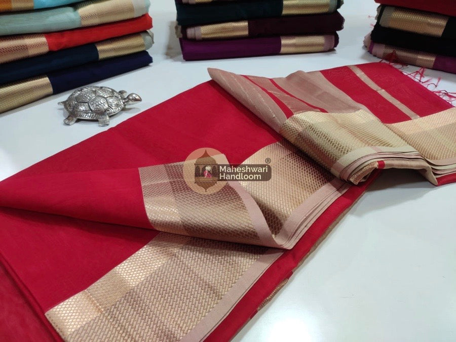 Red Thread Border Saree 01