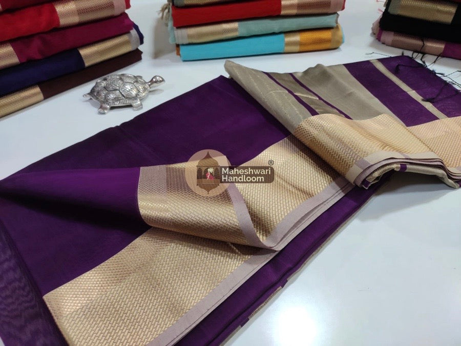 Violet Thread Border Saree 19