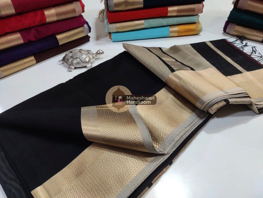 Black Thread Border Saree 21