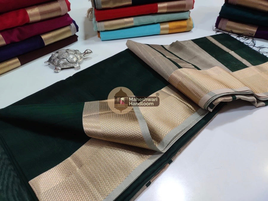 Bottle Green Thread Border Saree 25