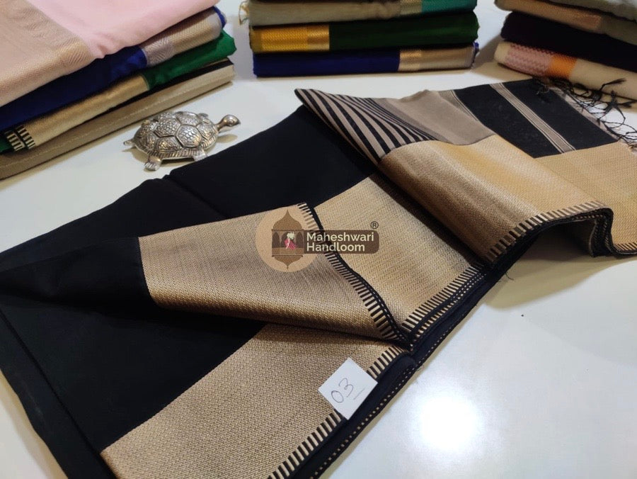 Black Thread Border Saree 32