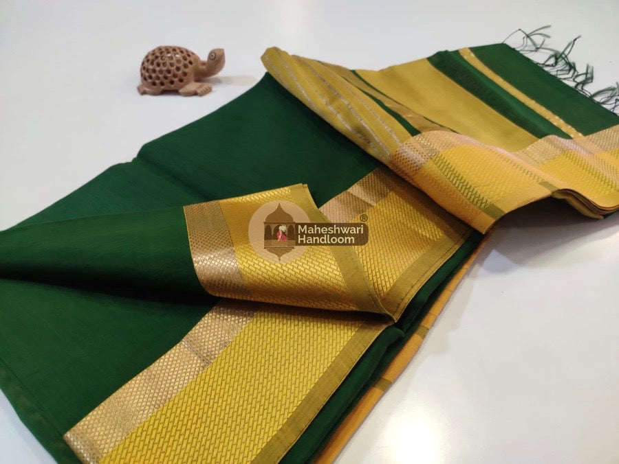 Deep Green Thread Border Saree 33