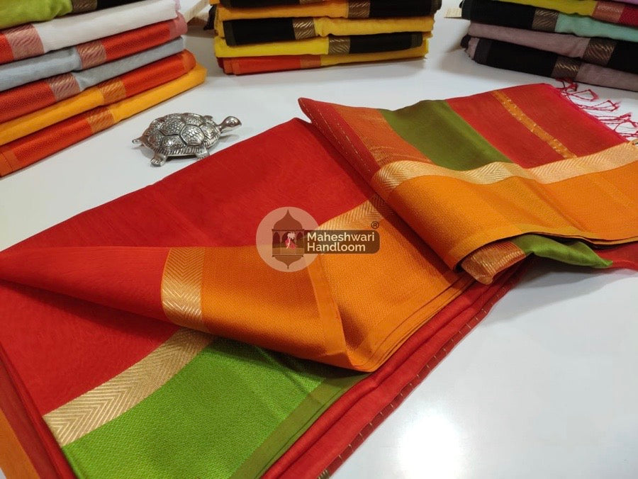 Red Ganga Jamuna Border Saree 018