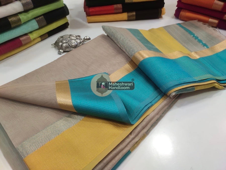 Beige Ganga Jamuna Border Saree 027