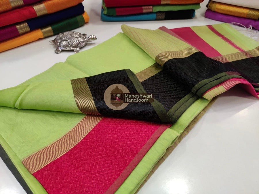 Light Lemon Green Ganga Jamuna Border Saree 039