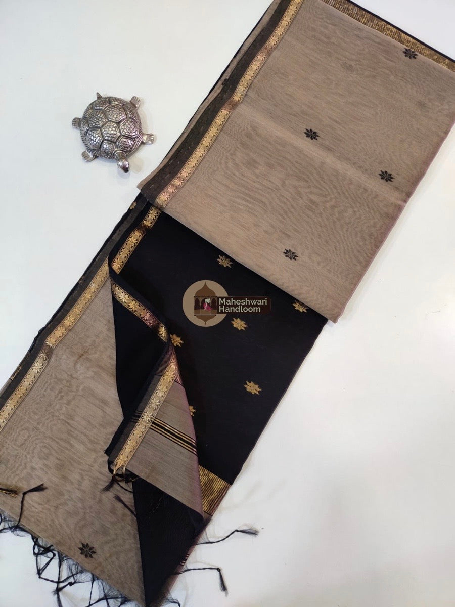 Maheshwari Beige Zari Butti Saree 04