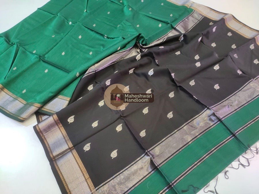 Exclusive Maheshwari Green Silver Butta-Butti Zari Border Saree 01