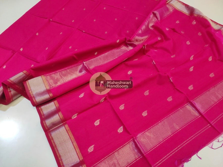 Exclusive Maheshwari Rani Pink Silver Butta-Butti Zari Border Saree 02