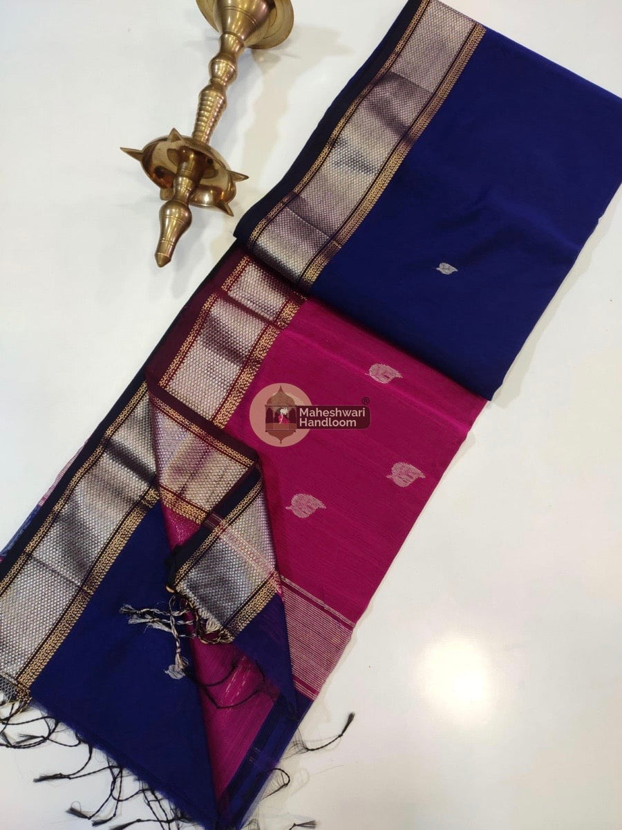 Exclusive Maheshwari Blue Silver Butta-Butti Zari Border Saree 07