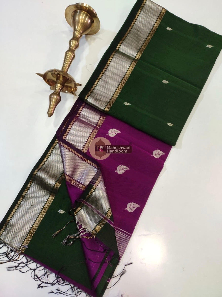 Exclusive Maheshwari Mehendi Green Silver Butta-Butti Zari Border Saree 09