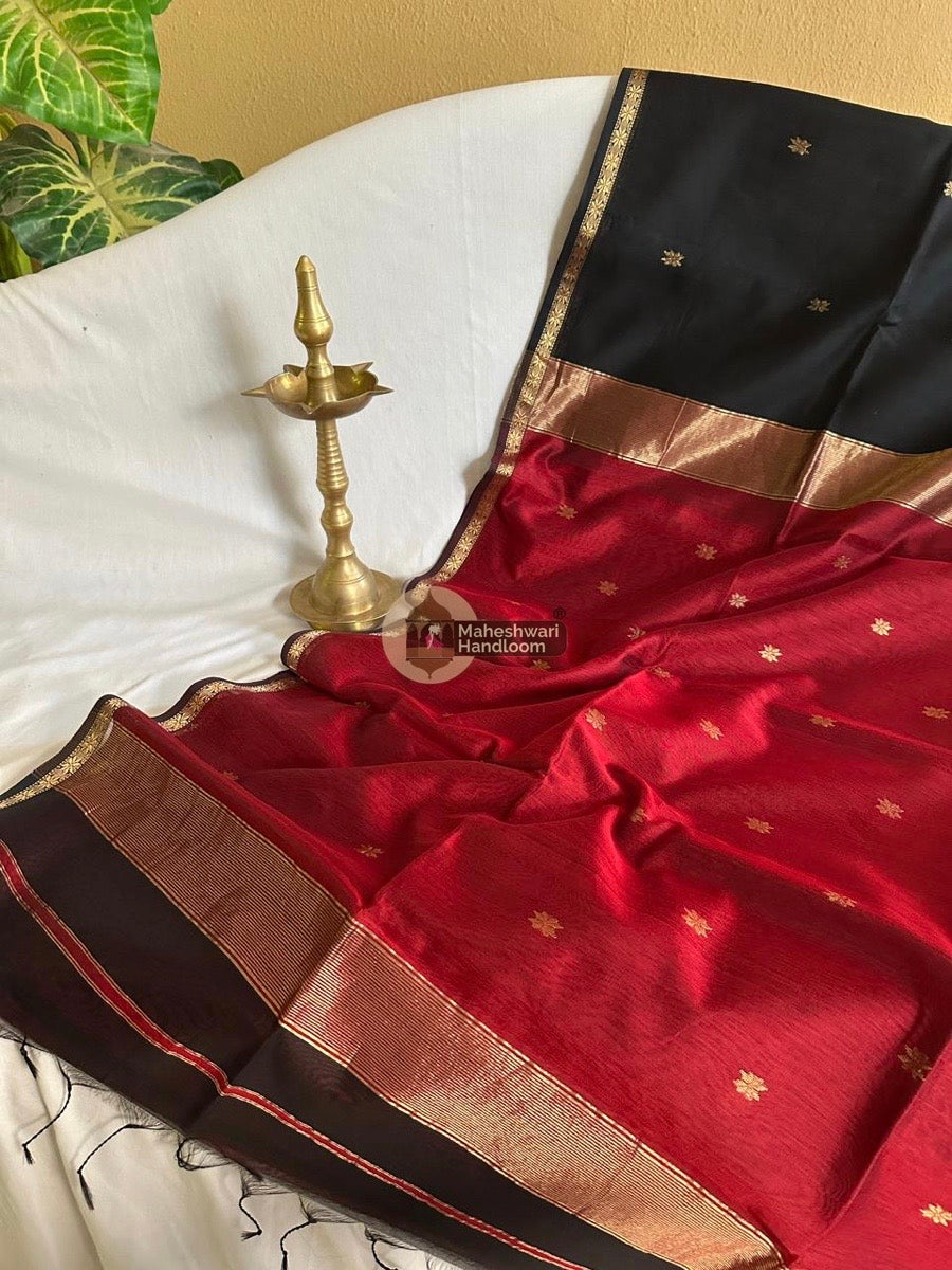 Maheshwari Black Zari Butti Saree 08