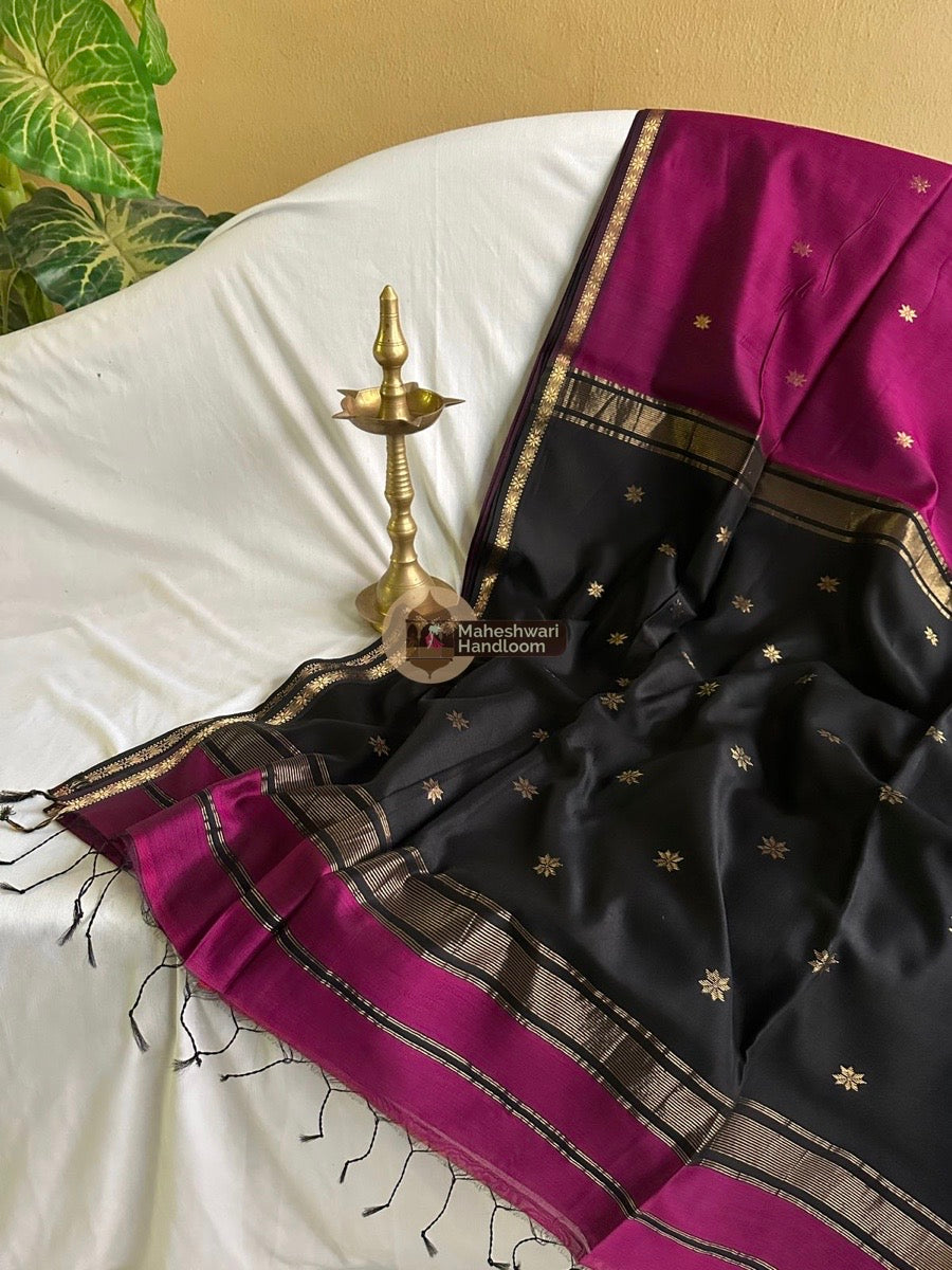 Maheshwari Magenta Zari Butti Saree 020