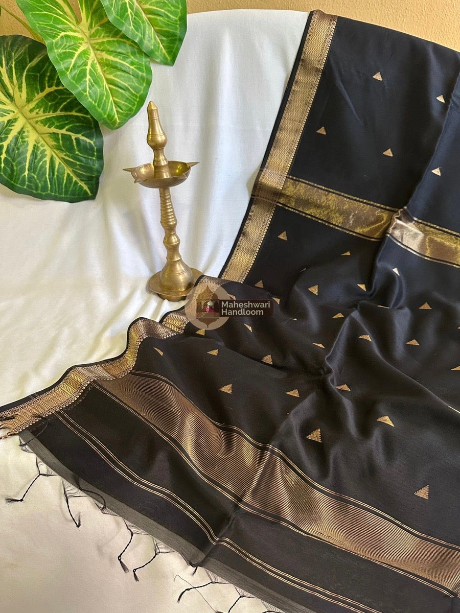 Maheshwari Black Zari Butti Saree 021