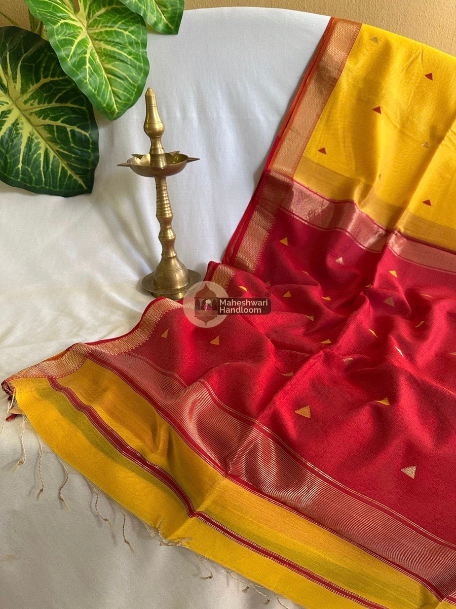 Maheshwari Mango Yellow Zari Butti Saree 023