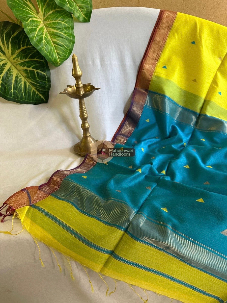Maheshwari Yellow Zari Butti Saree 06