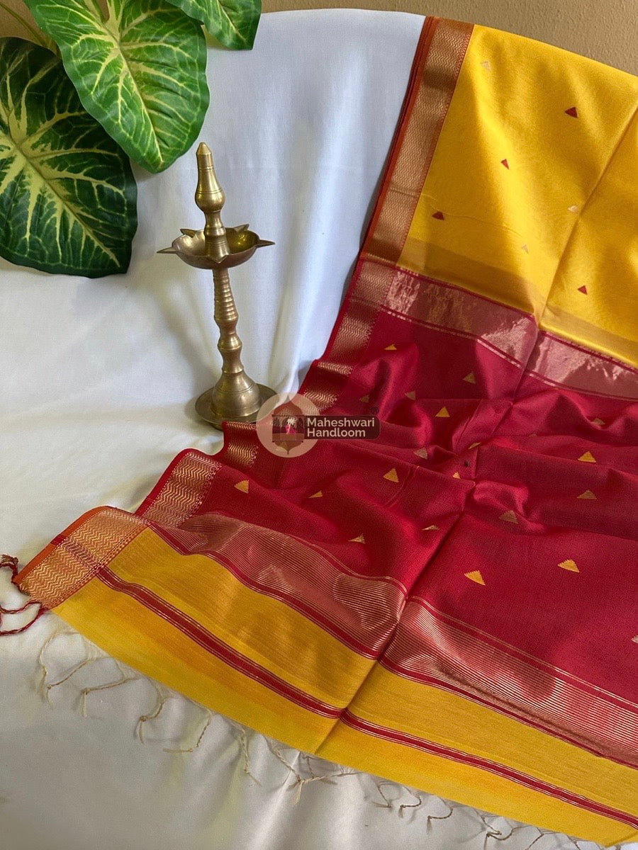 Maheshwari Yellow Zari Butti Saree 02