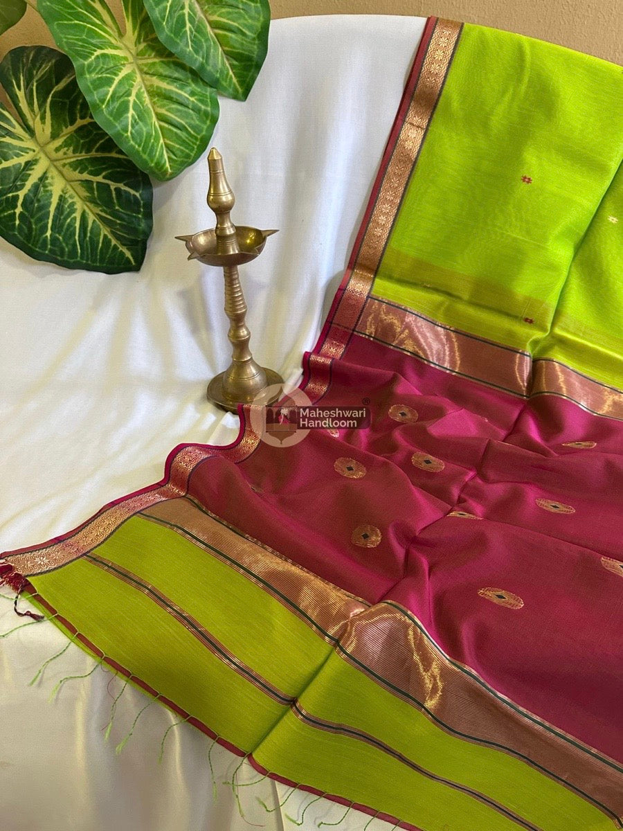 Maheshwari Parrot Green Butta-Butti Saree 010