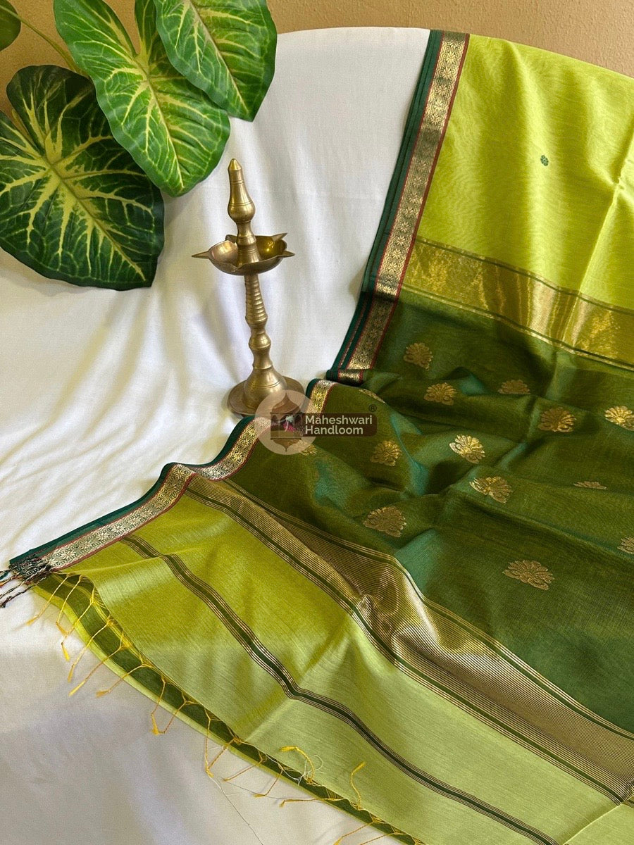 Maheshwari Parrot Green Butta-Butti Saree 012